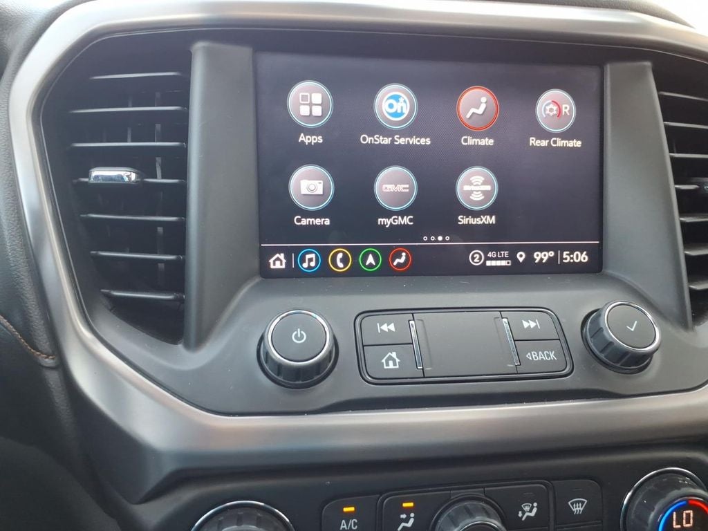 2022 GMC Acadia AT4