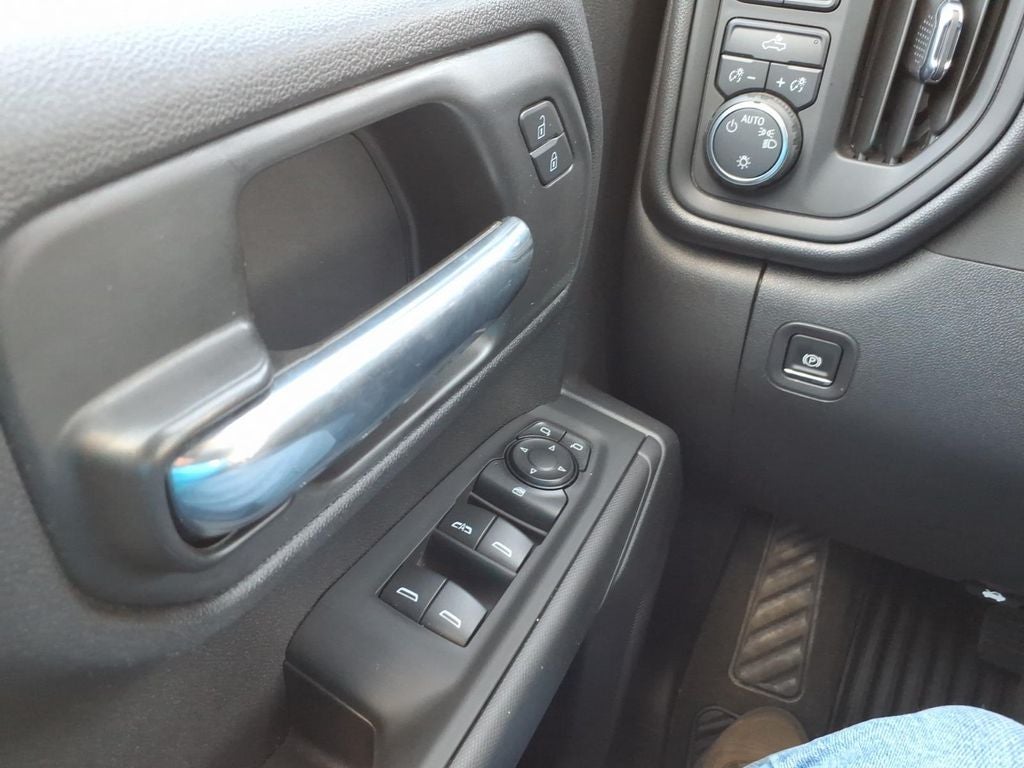 2025 Chevrolet Silverado 1500 Custom Trail Boss