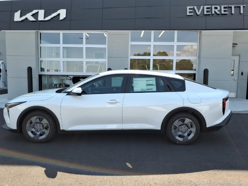 2026 Kia K4 LX