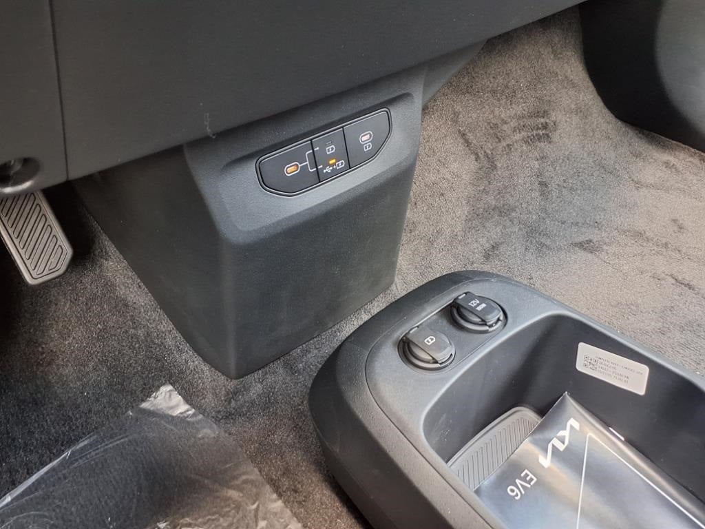 2025 Kia EV6 Light