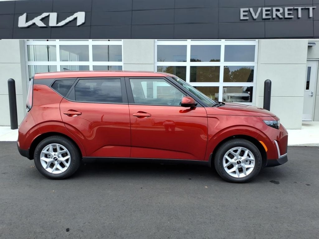 2024 Kia Soul LX