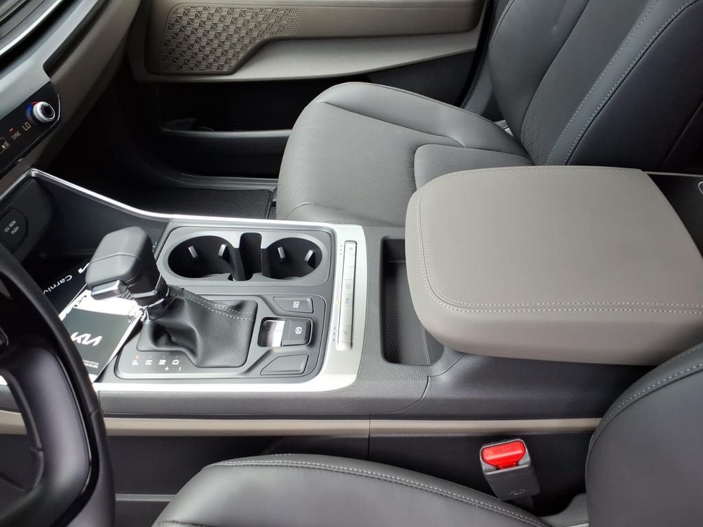 2027 Kia Carnival LXS