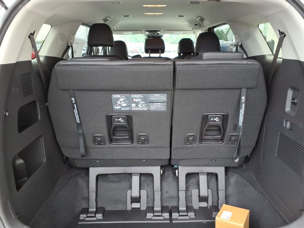 2027 Kia Carnival LXS