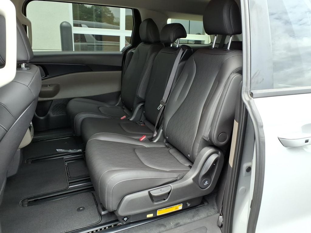 2027 Kia Carnival LXS