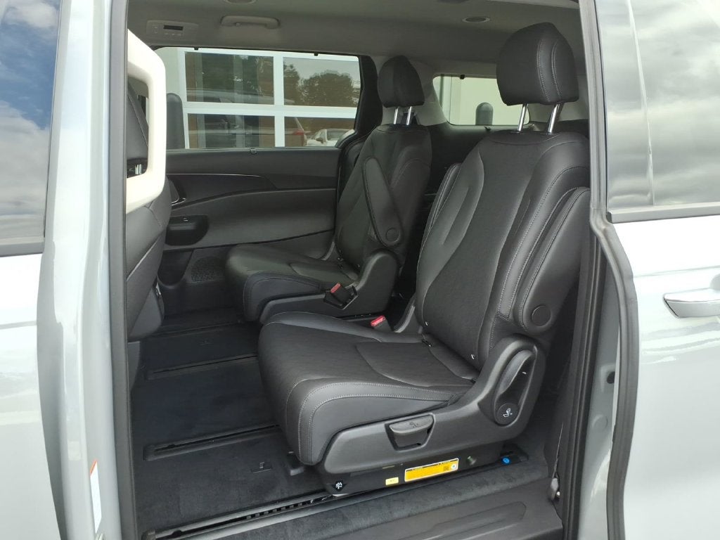 2027 Kia Carnival Hybrid EX
