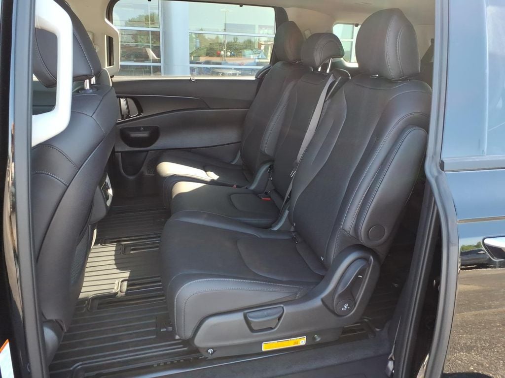 2026 Kia Carnival Base