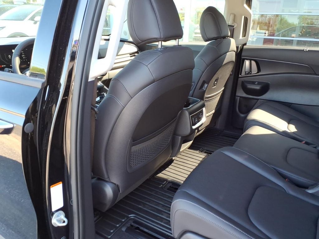 2026 Kia Carnival Base
