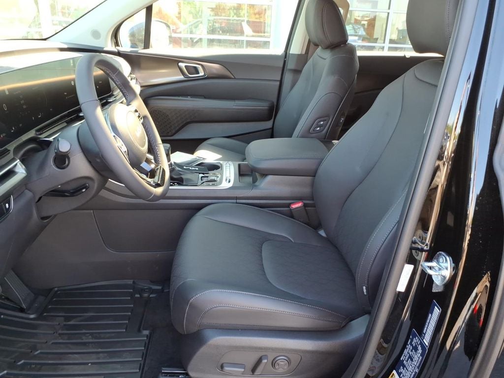 2026 Kia Carnival Base