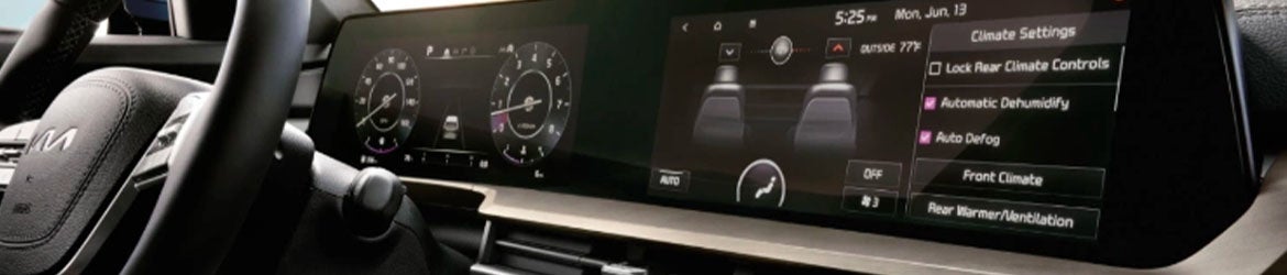 The instrument panel in the 2025 Kia Telluride in Batesville, AR
