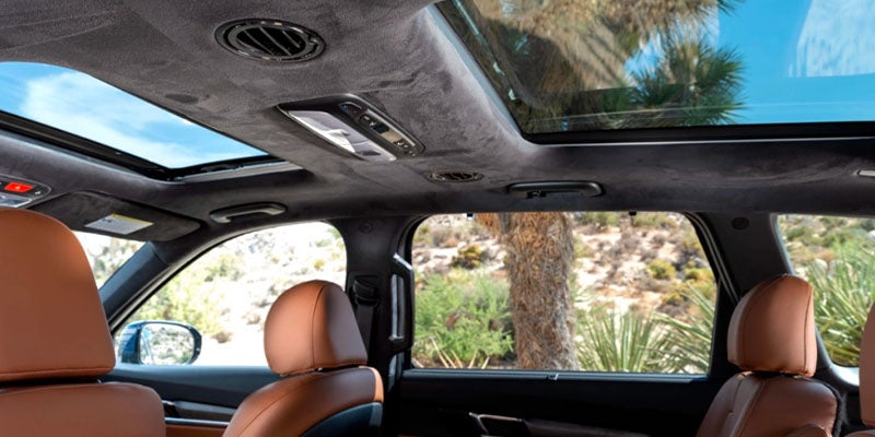 The moonroof option of the 2025 Kia Telluride in Batesville, AR
